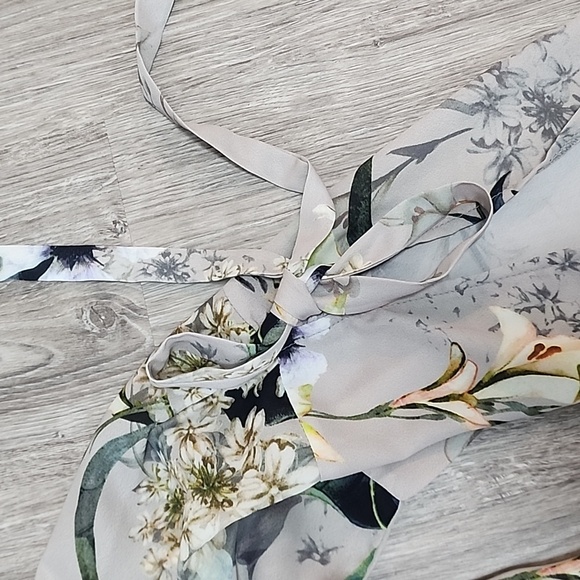 Floral Blouse - Picture 2 of 5